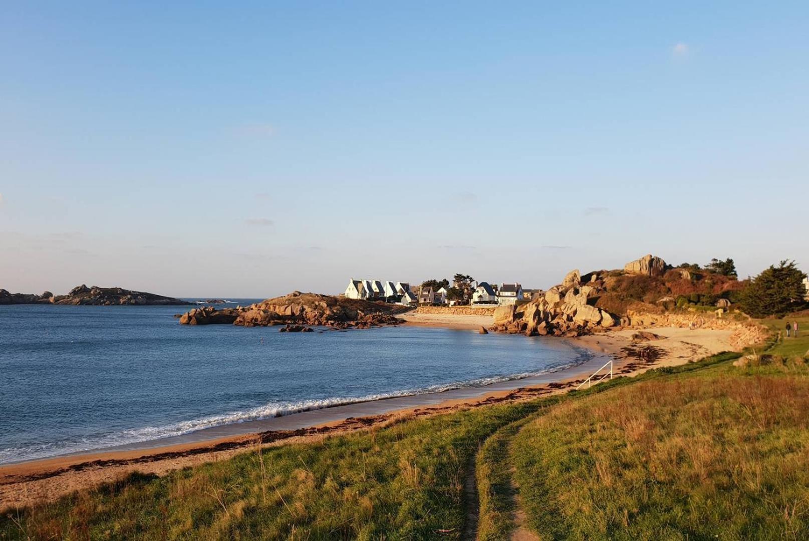 Maison 4 Personnes A 100M De La Plage De La Greve Rose A Tregastel - Ref 142 Eksteriør bilde